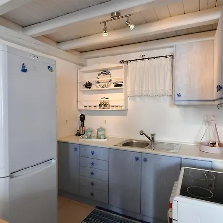 Centrally Located House For 4 Ppl In * Naousa (Paros)