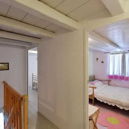 Holiday home Centrally Located House For 4 Ppl In *